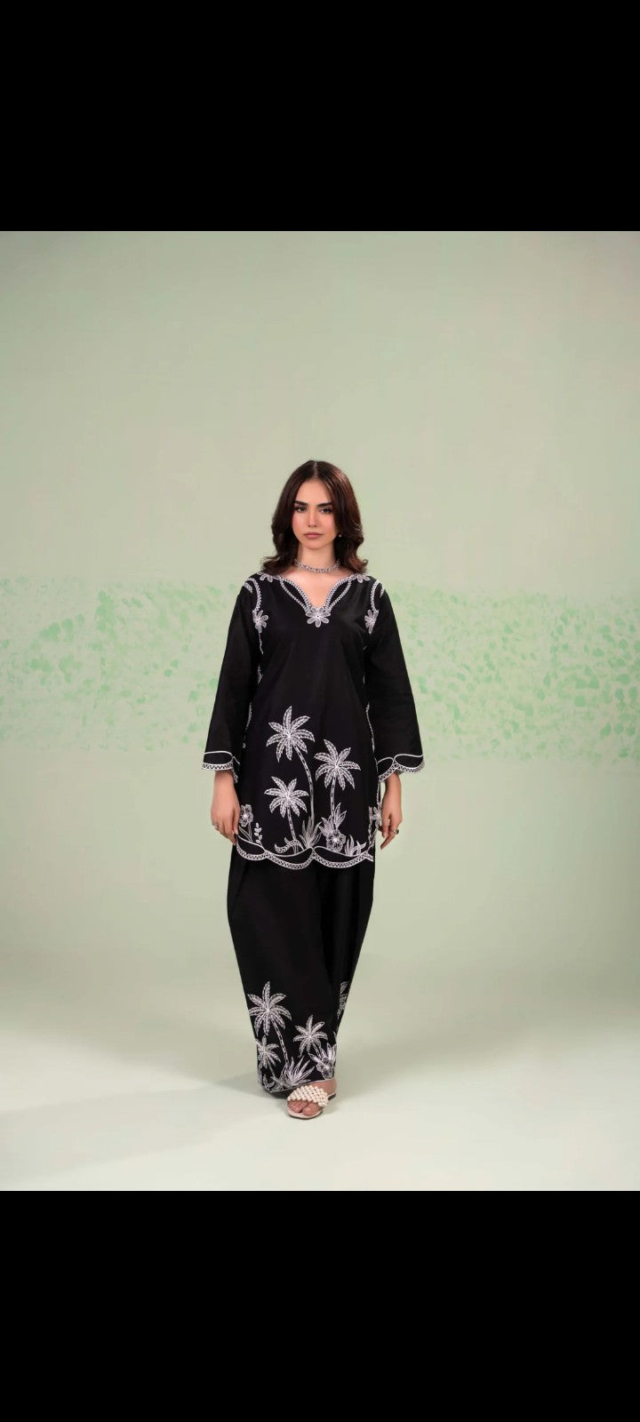 Elegant Black Embroidered Lawn Suit – 2 Piece