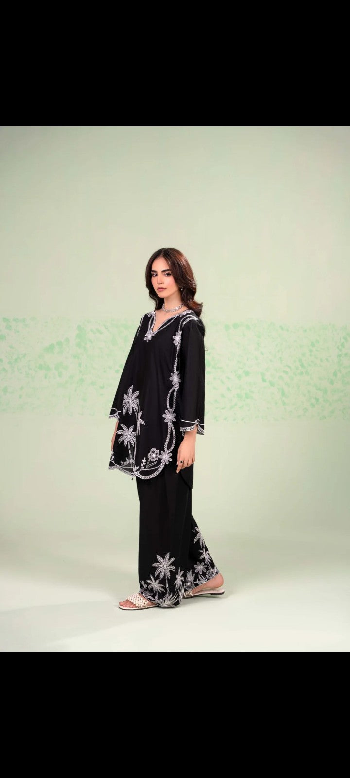 Elegant Black Embroidered Lawn Suit – 2 Piece