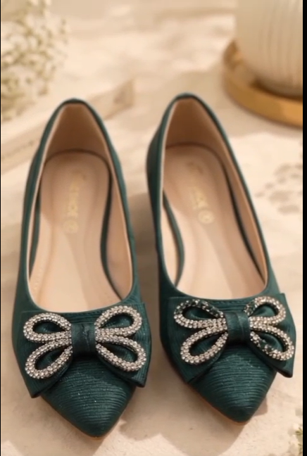 **Hifnora Fancy Footwear – Elegant Design for Every Special Moment ✨**
